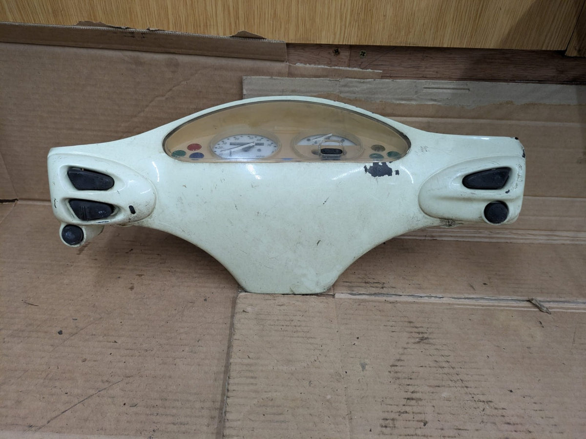 2001 Vespa ET4 Cento 125 Speedometer Instrument Cluster | 29,828 Miles