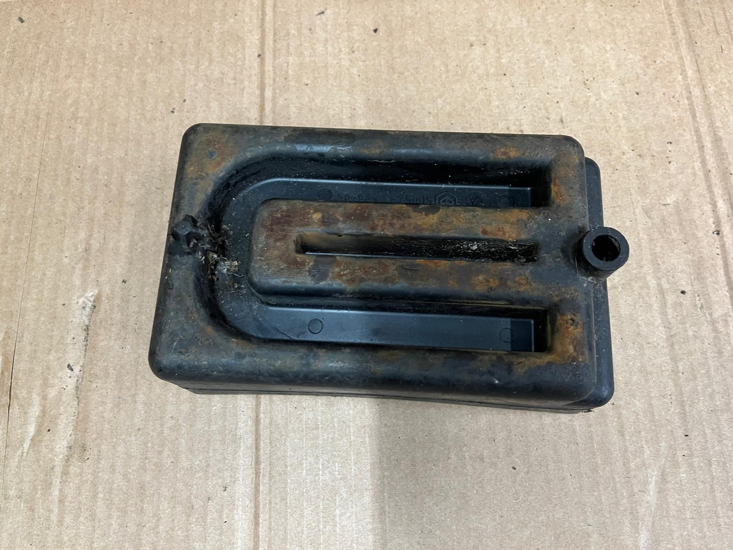 Vespa GTS 125 300 Battery Tray Holder | 584934 75005