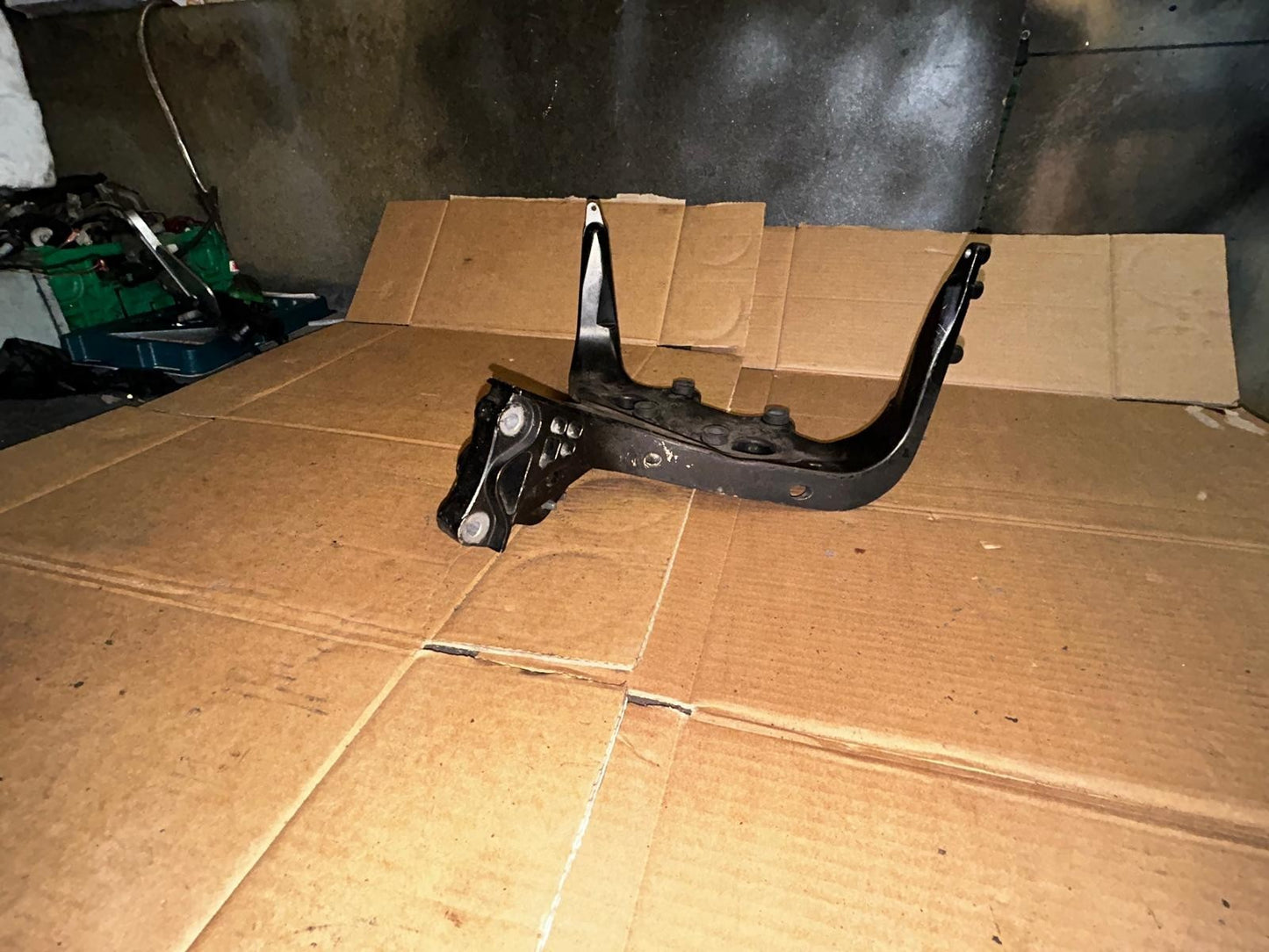 Honda CB400SB NC39 Upper Cowl Bracket