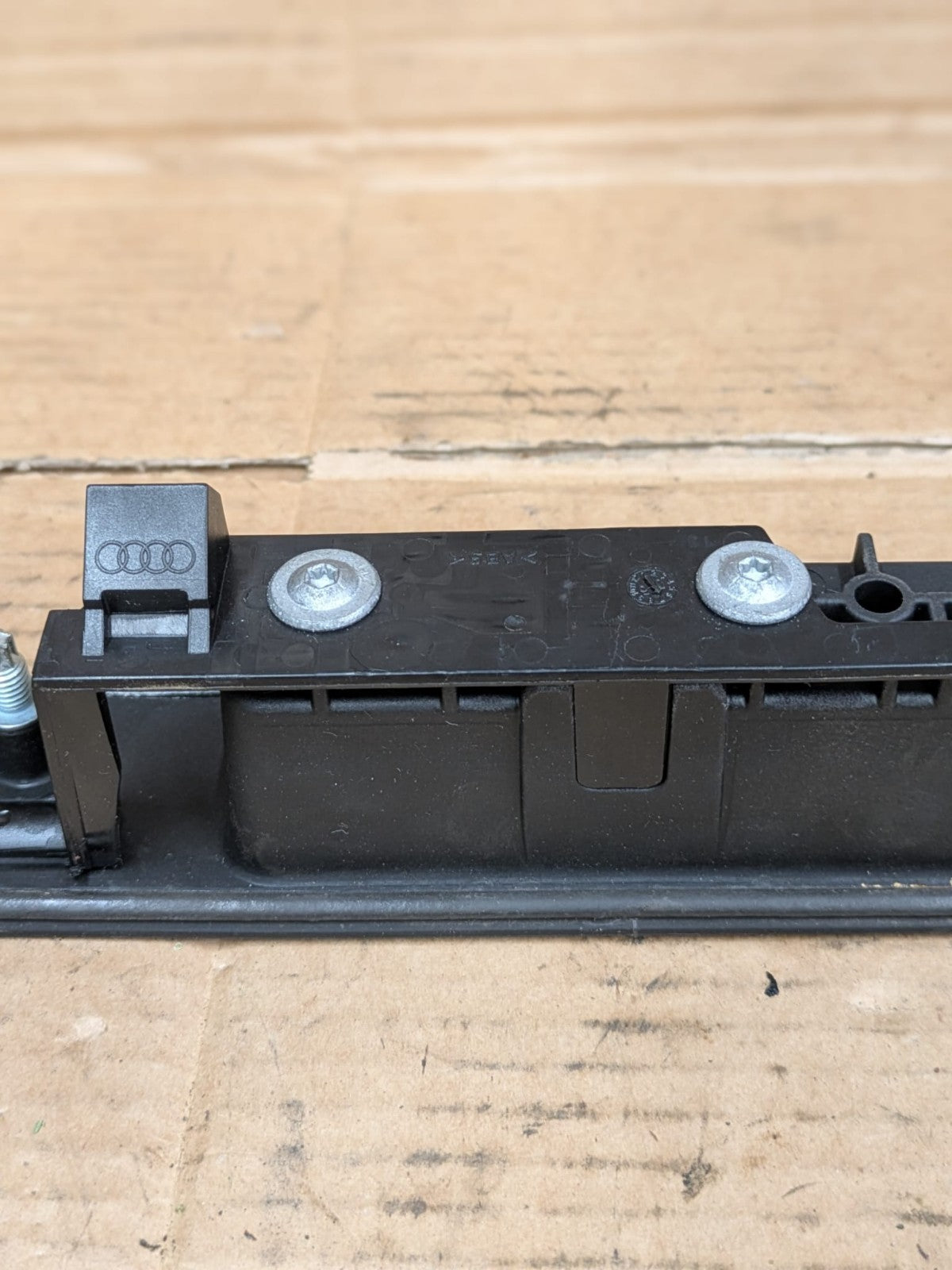 2011 Audi A3 S Line Boot Handle / Number Plate Light Trim | 8P48275743FZ