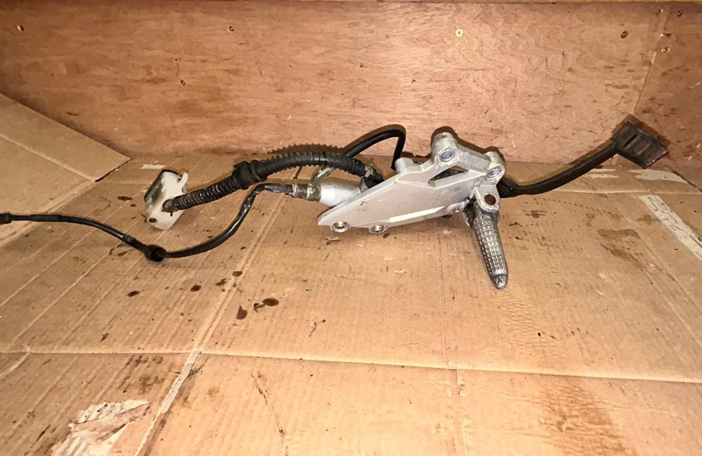 2009 Honda CBR 125 Front Right Footrest Assembly