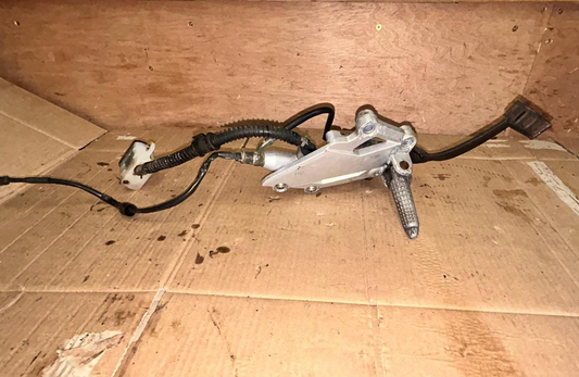 2009 Honda CBR 125 Front Right Footrest Assembly