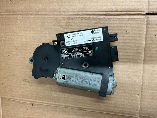 Genuine Siemens BMW 7 Series E38 Sunroof Motor Unit | 67618352209 8352210