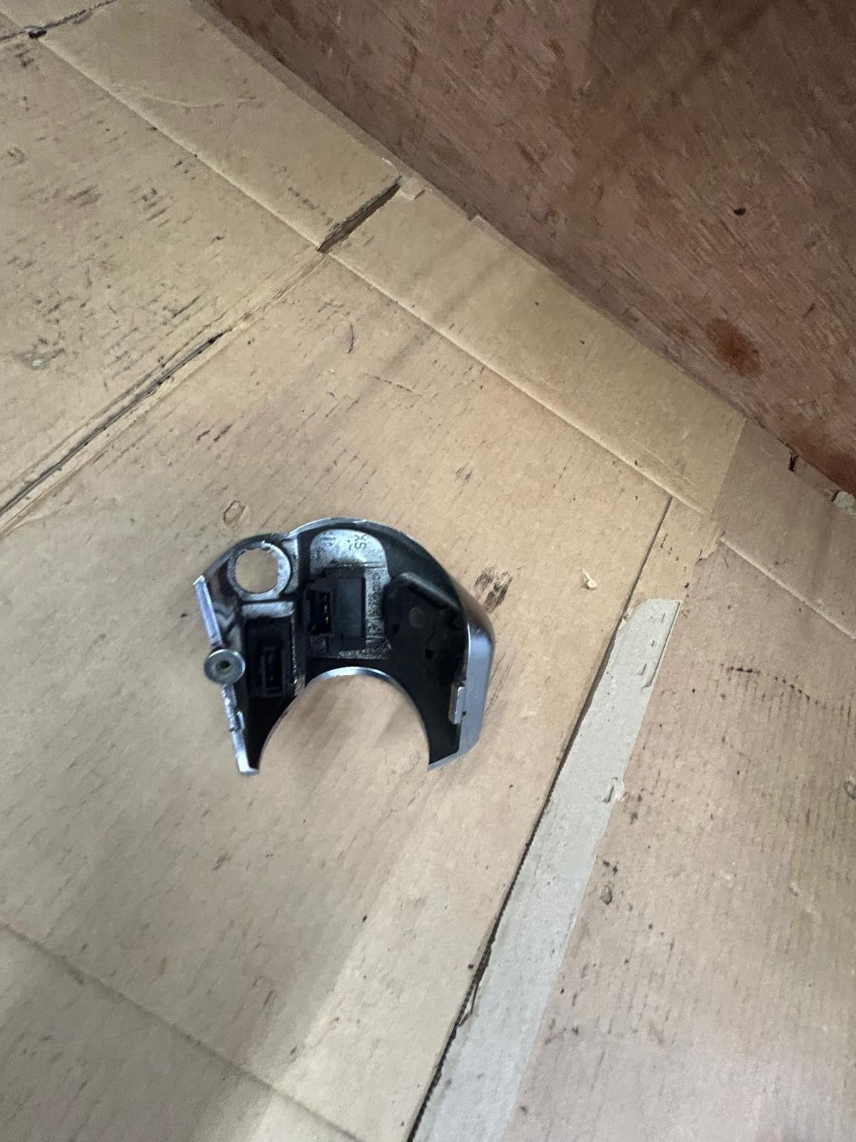 Piaggio MP3 Left Side Handlebar Switch | 30254