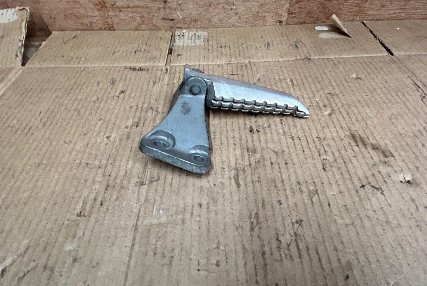 2017 - 2020 Yamaha Nmax 125 Rear Right Footrest Footpeg | 2DP-R-01