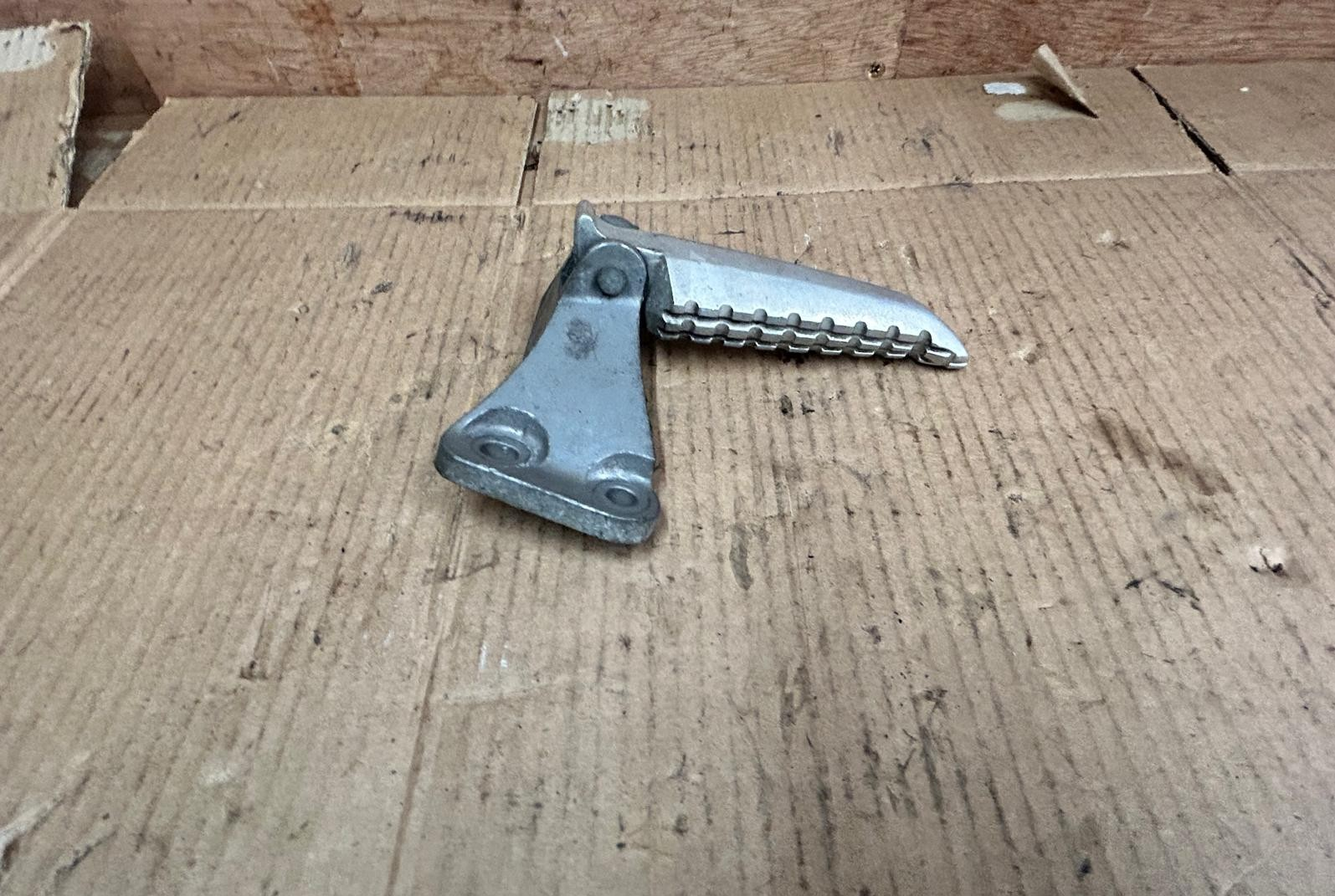2017 - 2020 Yamaha Nmax 125 Rear Right Footrest Footpeg | 2DP-R-01