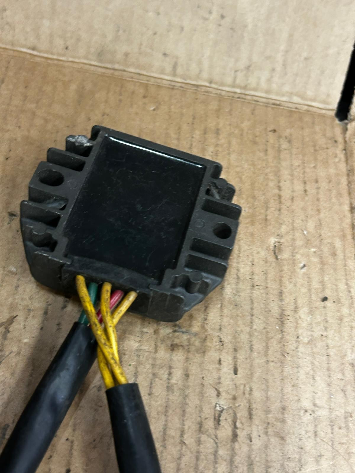 SH640LA | 2005 - 2014 Piaggio Vespa LX 125 Touring Voltage Rectifier