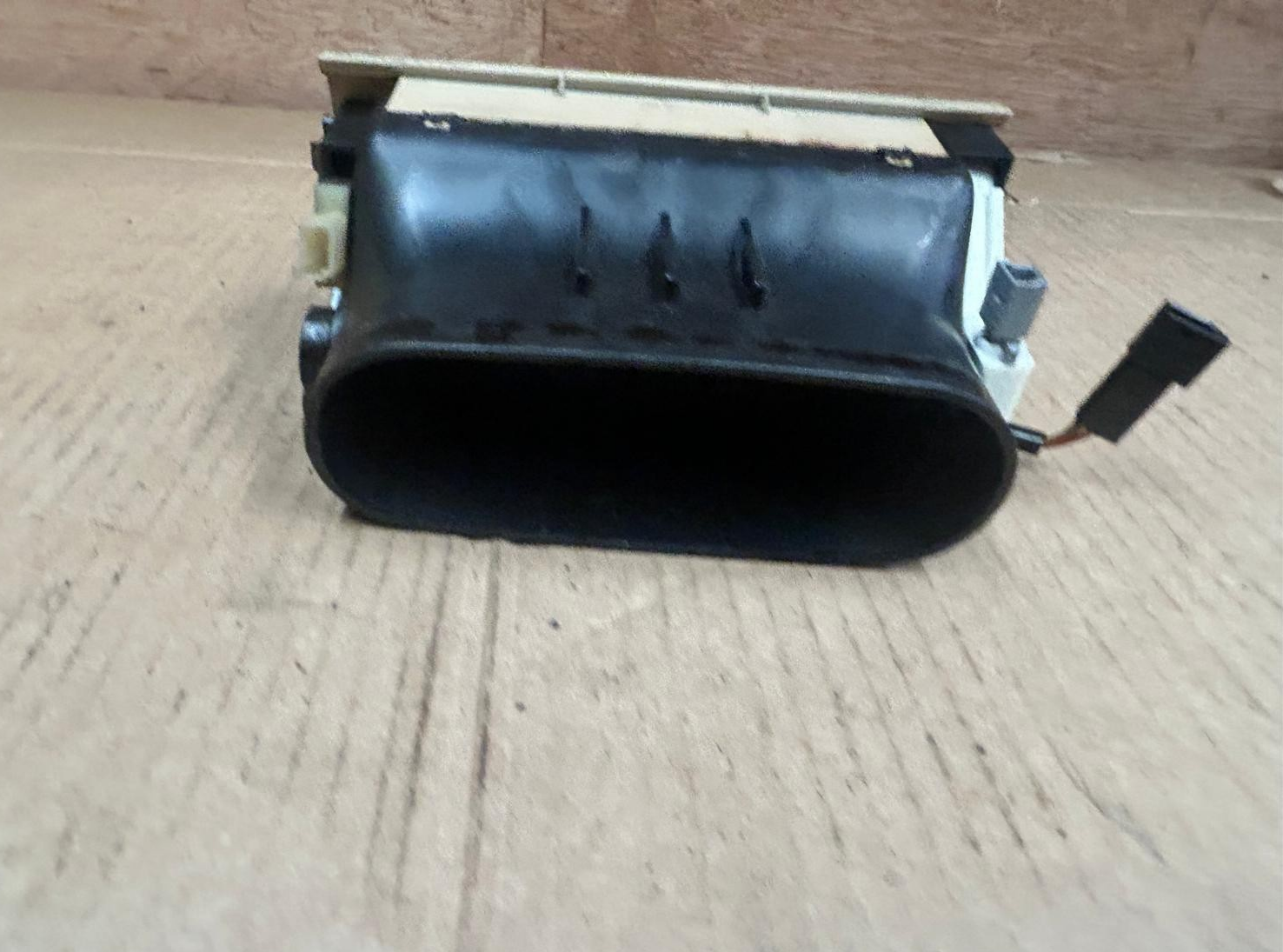Genuine BMW 7 Series E38 Rear Air Vent Grill | 64228390117 64228390290