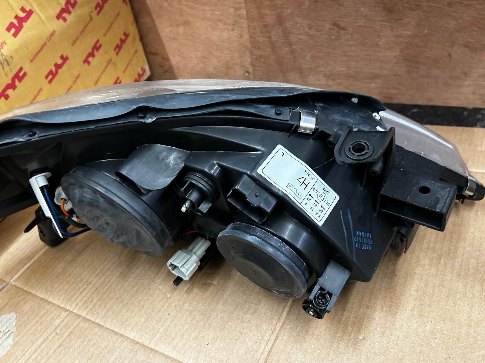 2002 - 2004 Nissan Primera Left Side Head Lamp Headlight | 20-A716-05-2B
