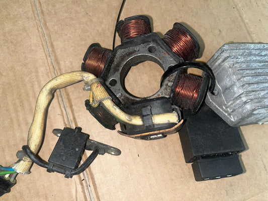 Piaggio Vespa ET4 125 Voltage Regulator Rectifier with Stator Coil Generator