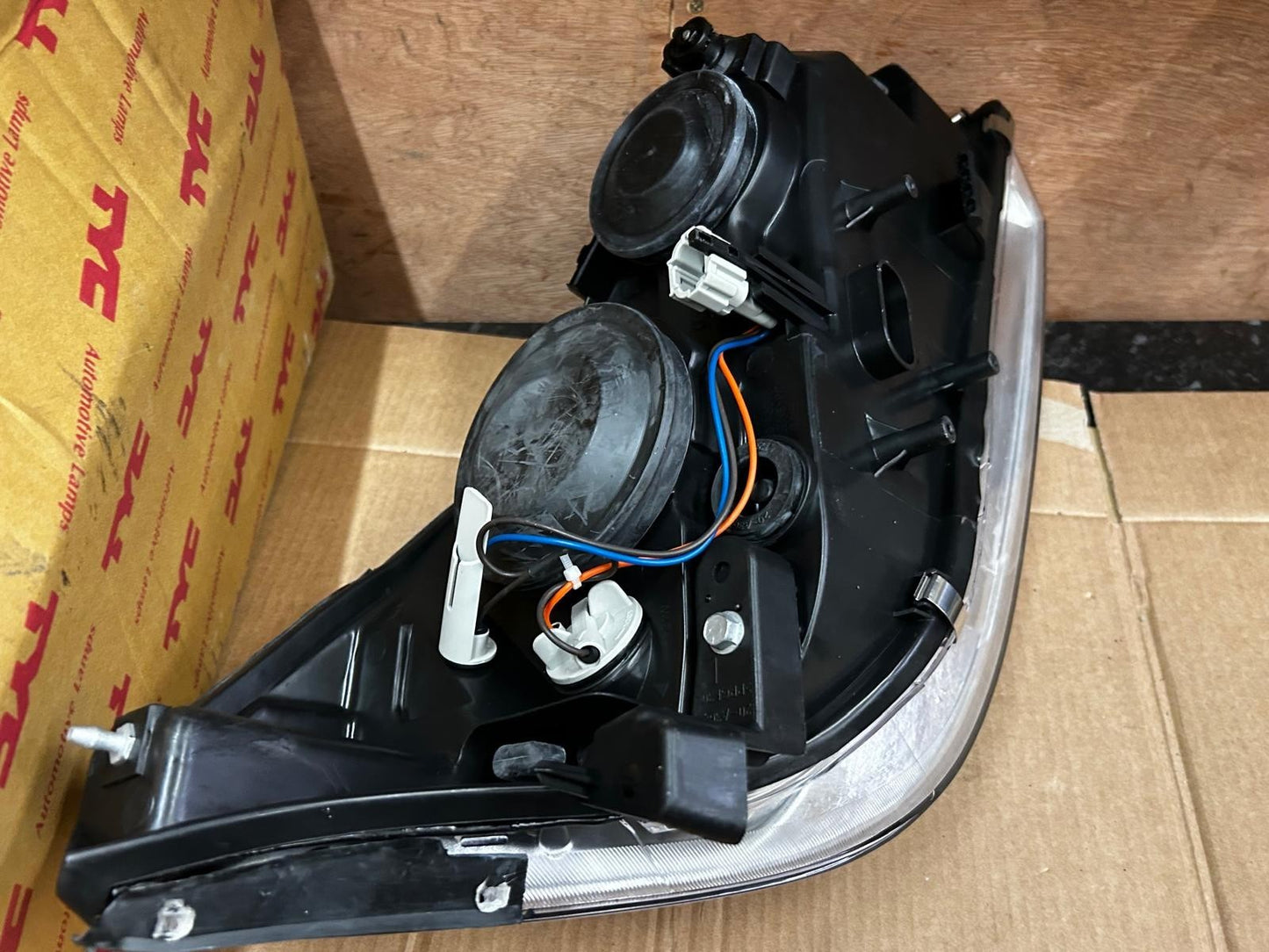 2002 - 2004 Nissan Primera Left Side Head Lamp Headlight | 20-A716-05-2B