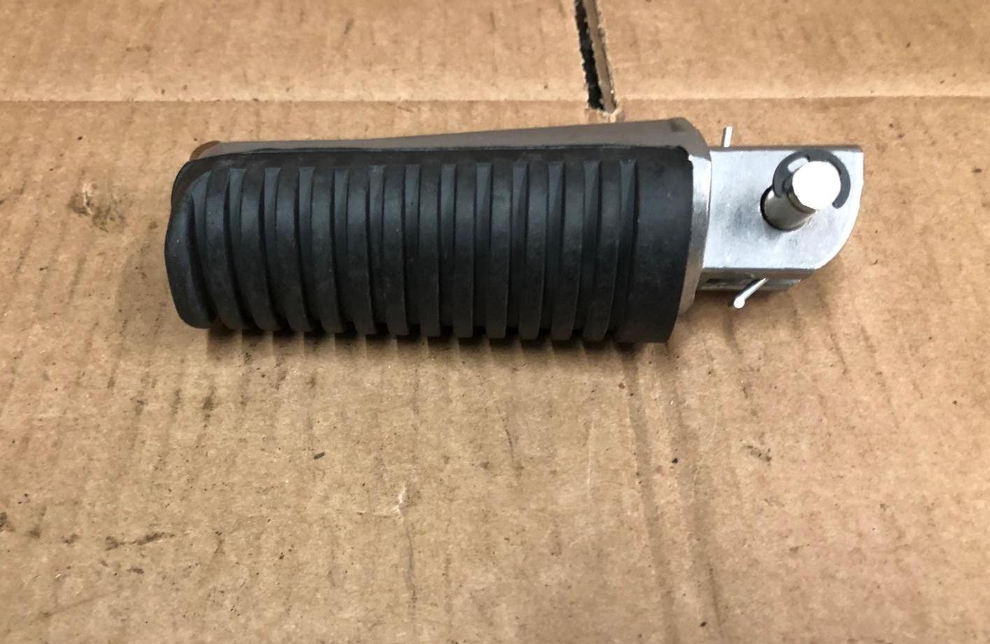 Yamaha FZS, FZ6 Front Left Footrest Footpeg | 4BH-L