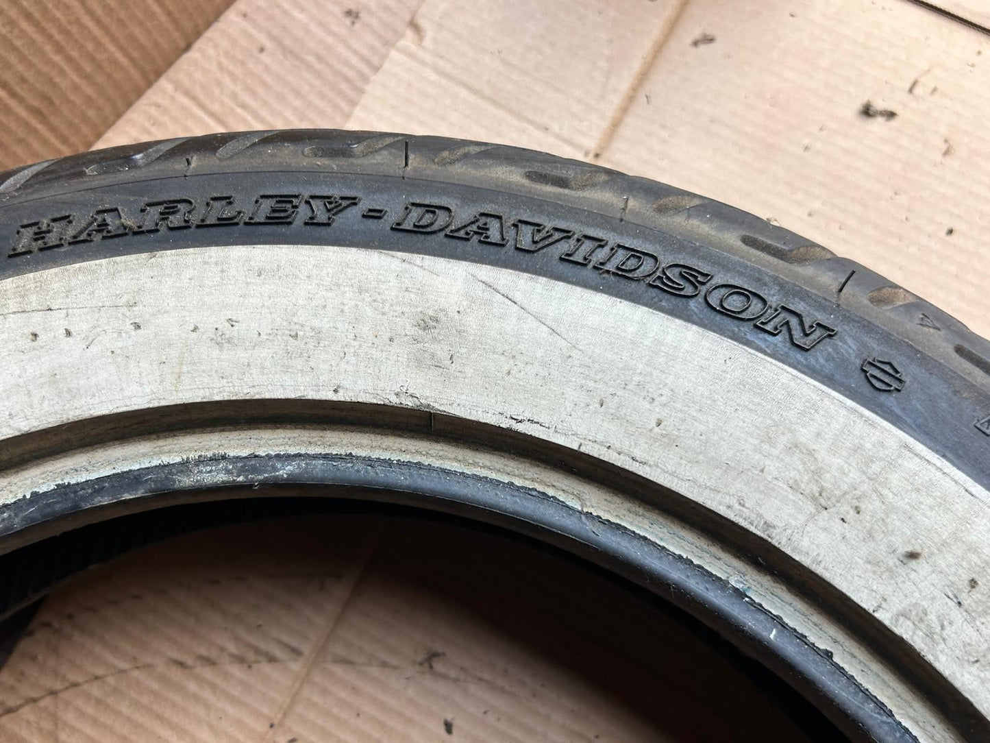 Dunlop D402F MT90B16 72H Harley Davidson Motorcycle Tyre
