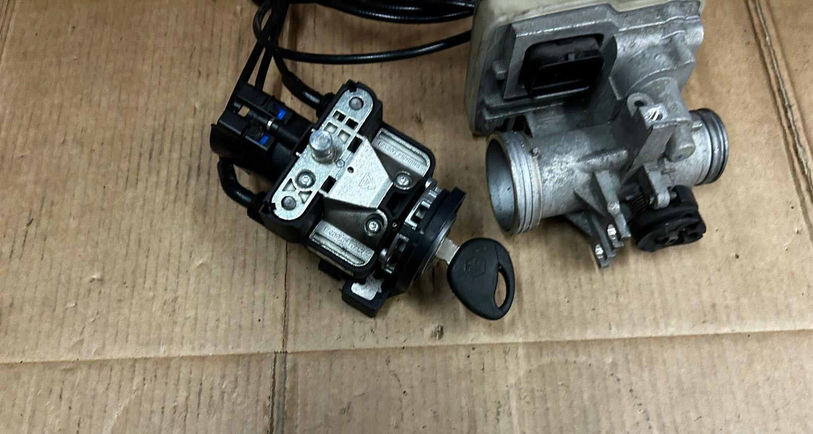 2019 - 2020 Piaggio MP3 300 HPE Sport Lock Set With Key