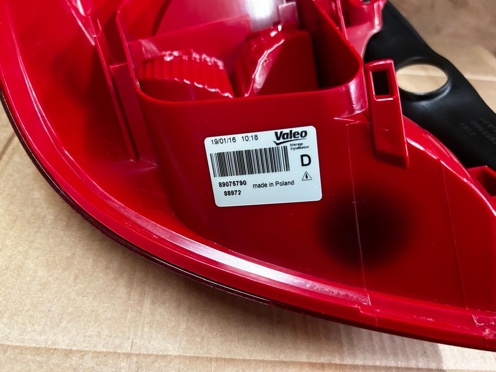2005 - 2009 Renault Clio MK3 Right Side Tail Light | 088972