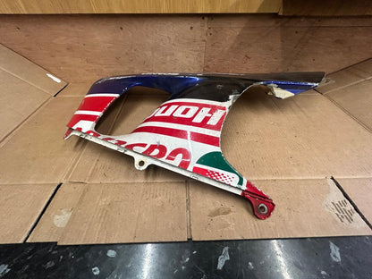 2000 - 2001 Honda CBR 900RR Fireblade Right Belly Panel | 64420-MCJA-0000