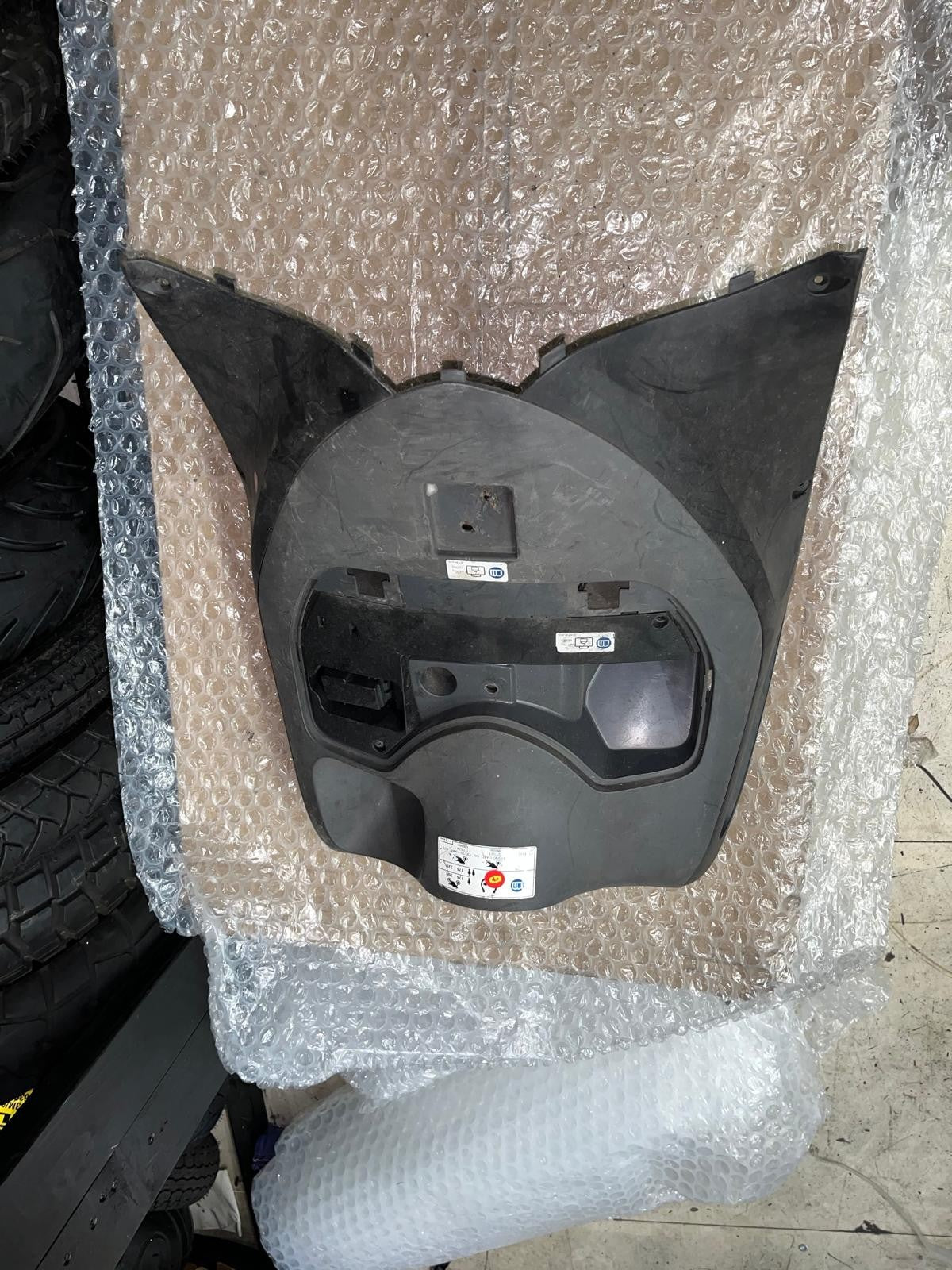 2006 - 2012 Honda PES 125 Upper Leg Shield | 81131-KTZ-D000