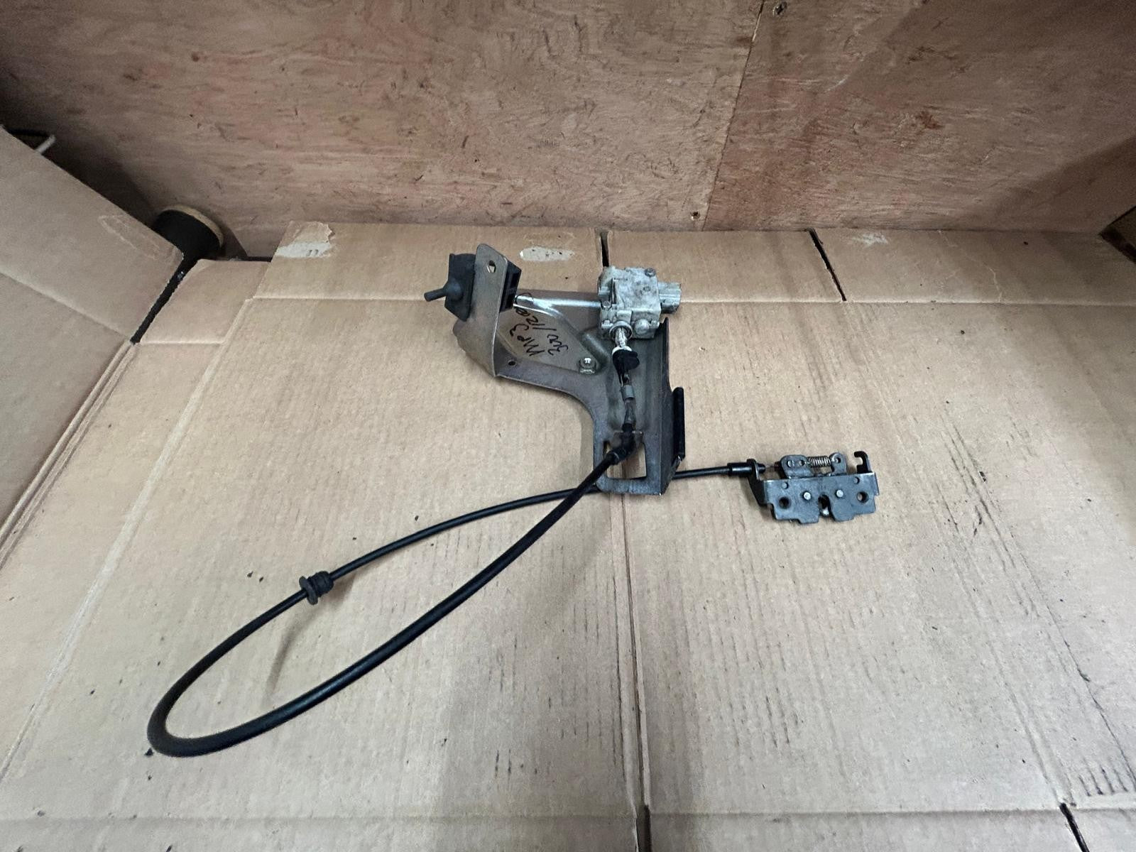 2013 Piaggio MP3 300 Saddle Unlock Mechanism Actuator