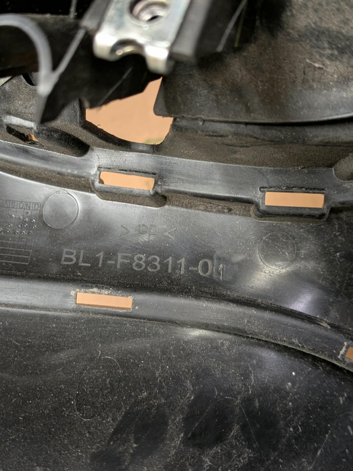2021 Yamaha Xmax 125 Leg Shield | BL1-F8311-01