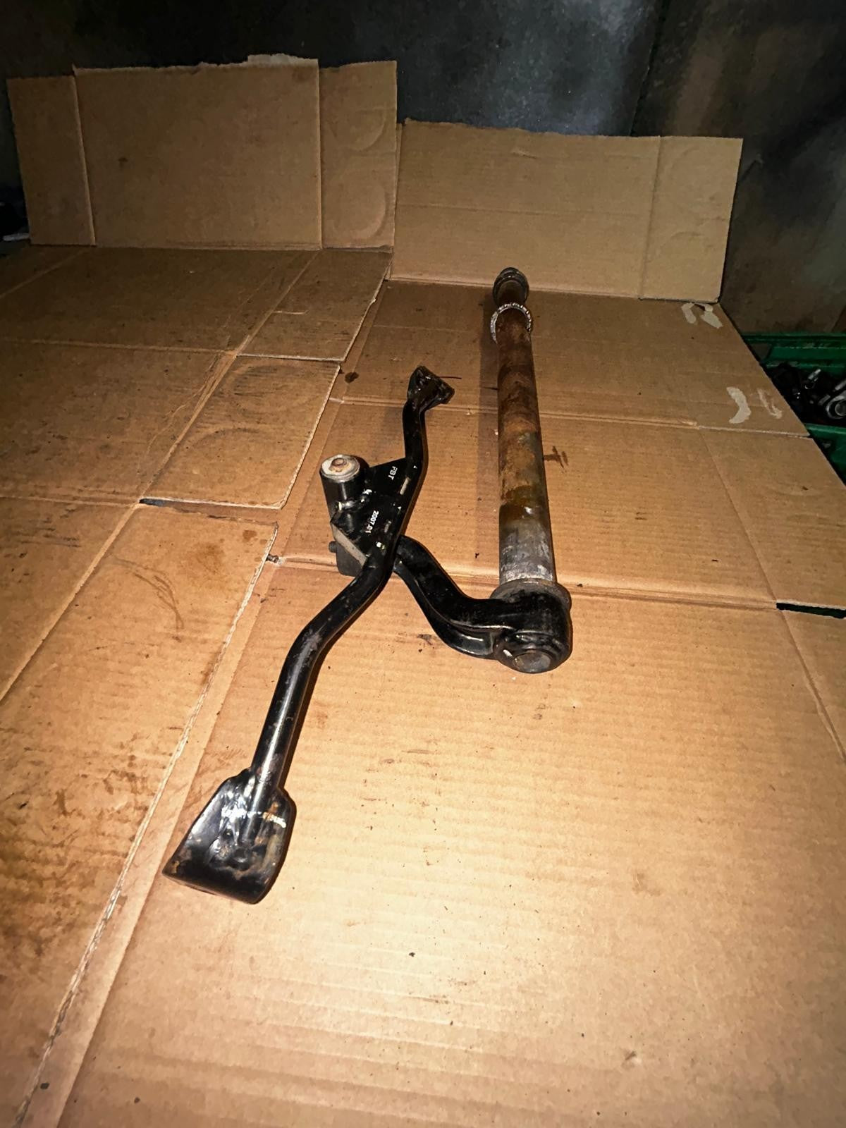 Piaggio MP3 125 / 250 Steering Stem Column with Control Arm