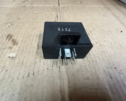 1885 - 1995 BMW K75s Lamp Relay | 61131459003