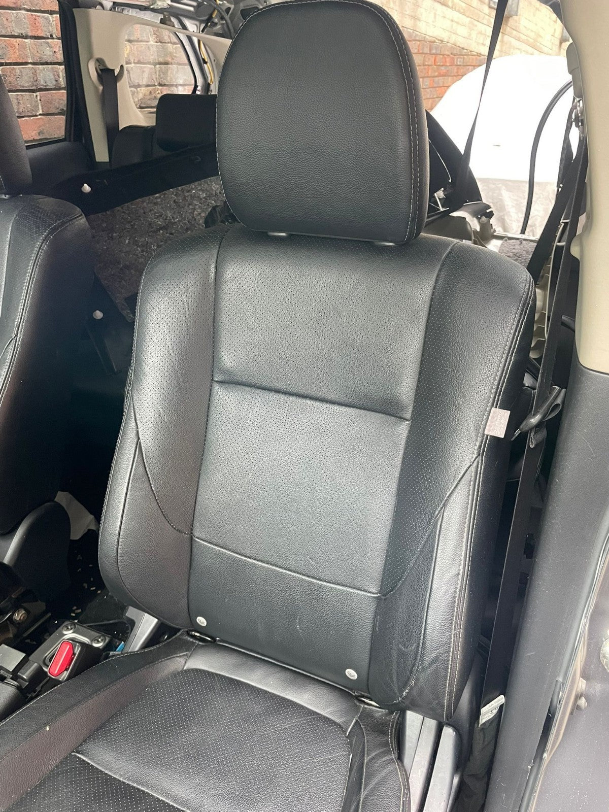 2014 Mitsubishi Outlander GX 4h PHEV Front Left Passenger Seat