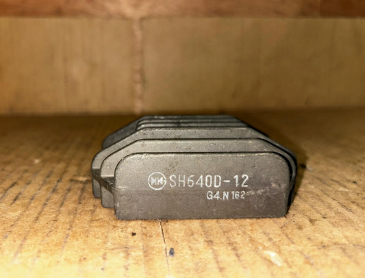 SH640D-12 | 2010 Yamaha YBR Regulator Rectifier Genuine OEM Part