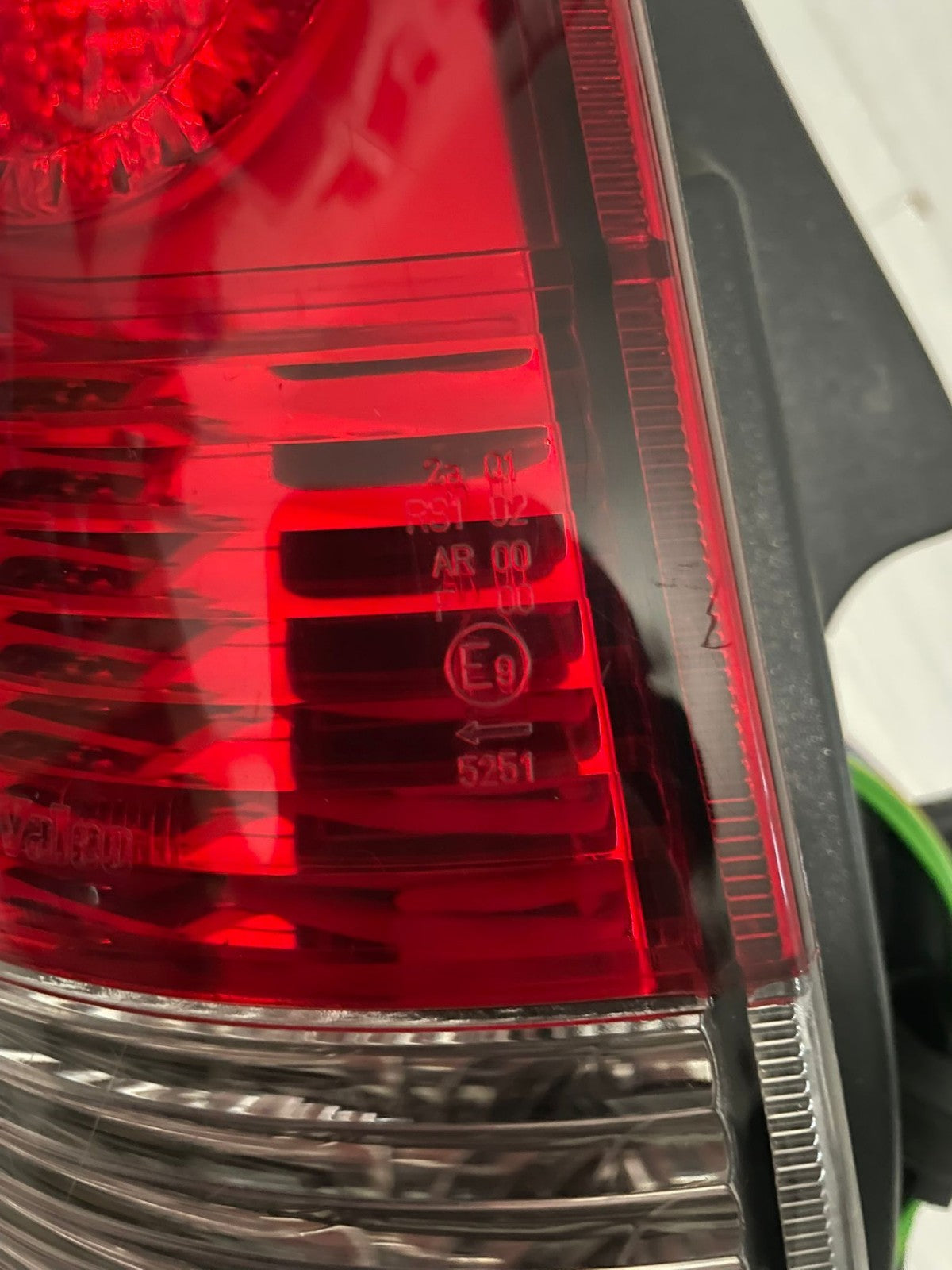 2000 - 2006 Nissan Almera Tino Left Rear Light | 89304110