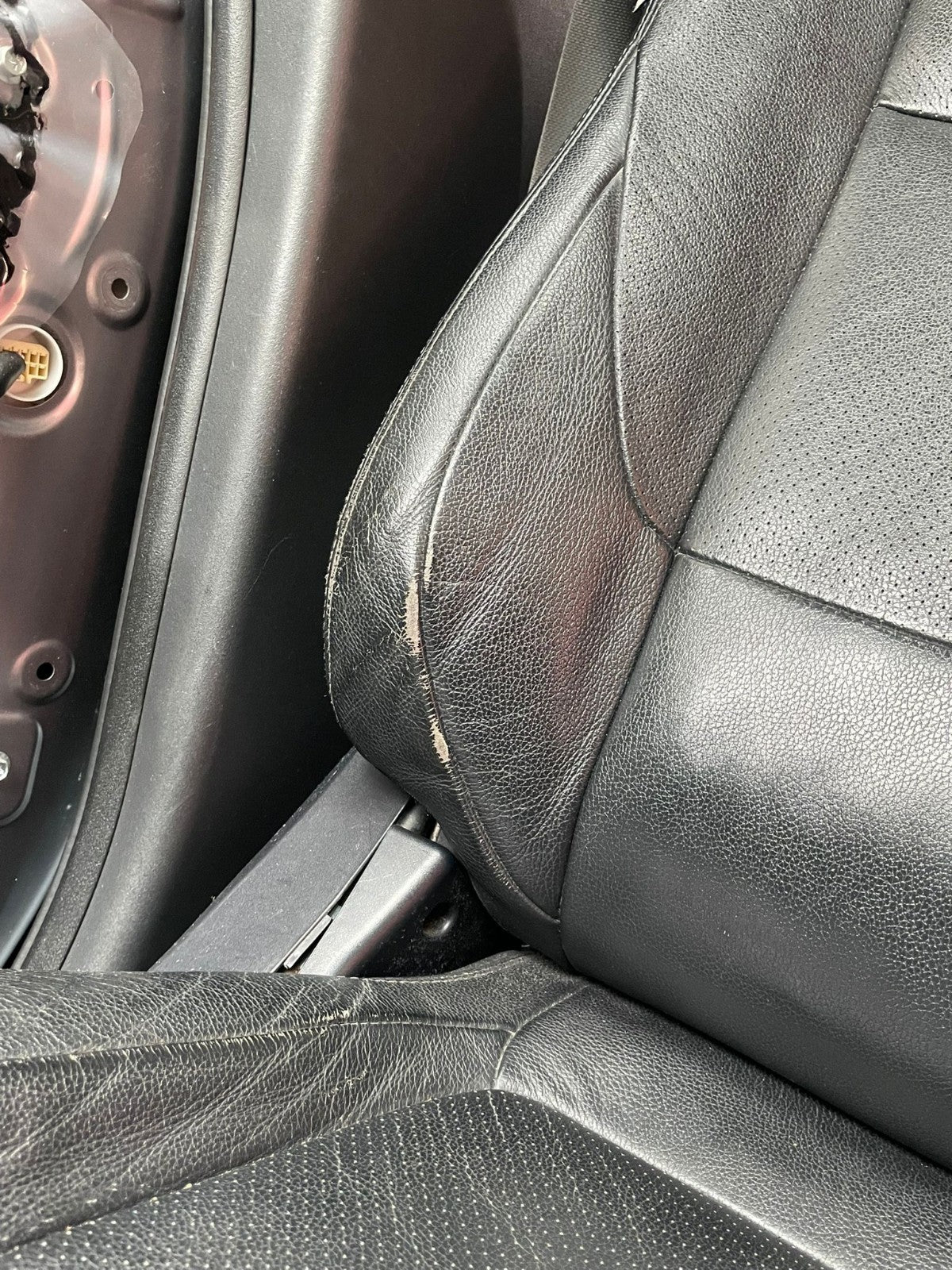 2014 Mitsubishi Outlander GX 4h PHEV Front Right Driver Seat