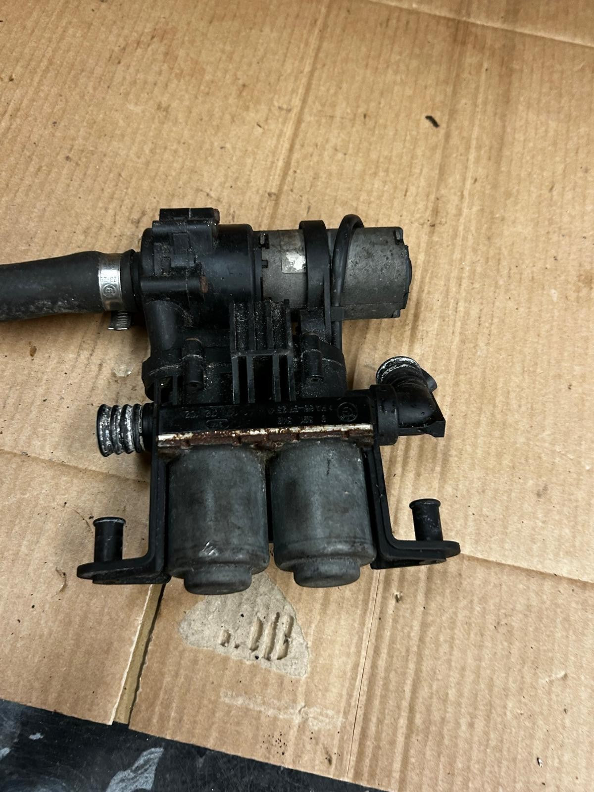 BMW 7 Series E38 Coolant Heater Control Valve | 8391348