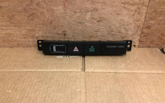2014 Mitsubishi Outlander GX 4h PHEV Hazard Light Switch Panel | 8002B409