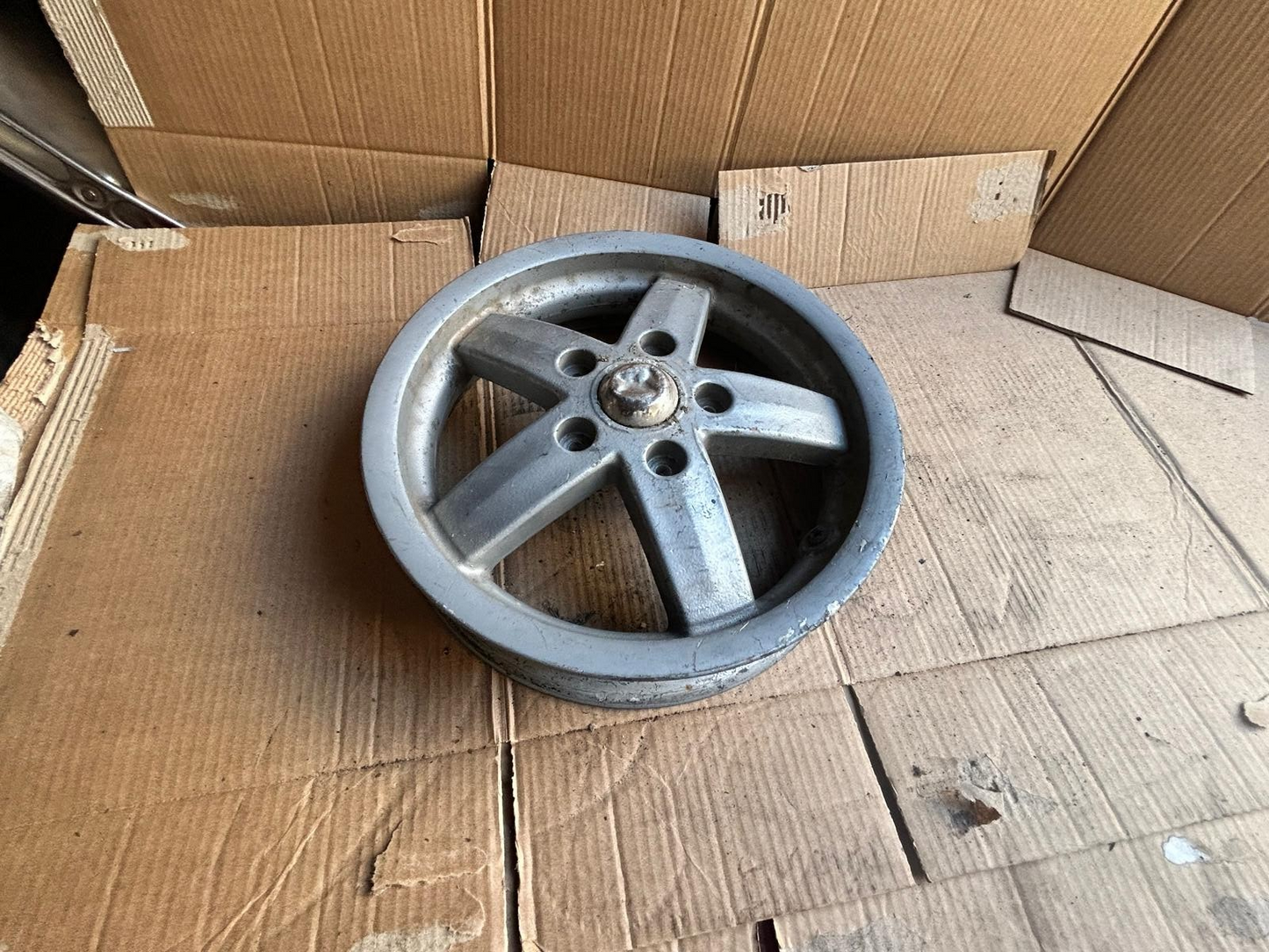 Vespa LX 50 / 125 Front Wheel