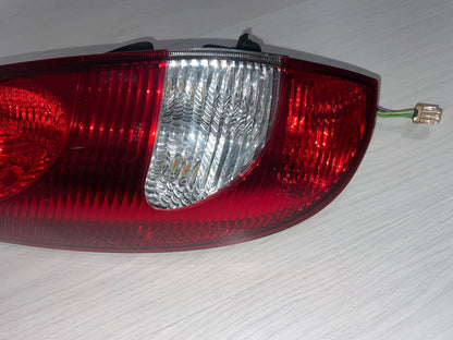2000 - 2006 Nissan Almera Tino Left Rear Light | 89304110