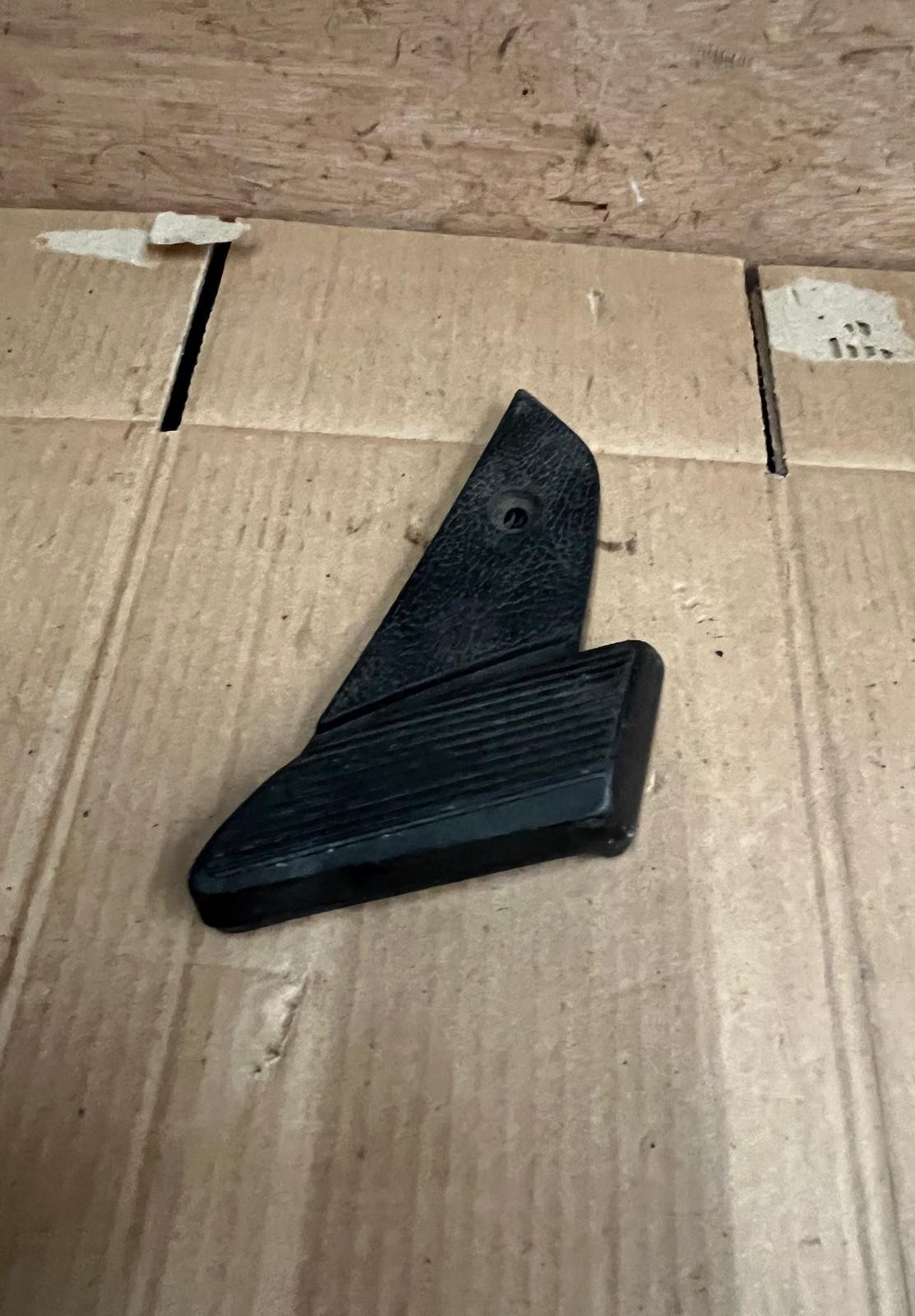 1998 - 2014 Vespa LX 125 150 Left Side Footrest | 622125