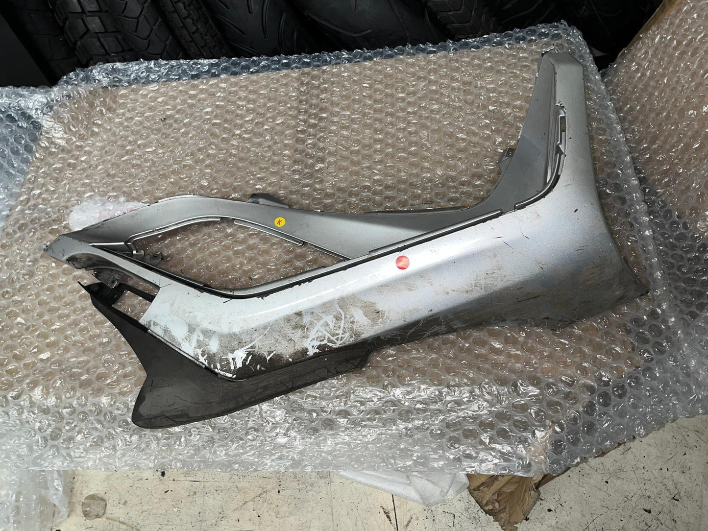 2011-2018 Piaggio MP3 Yourban Right Footrest Fairing Panel | 657379