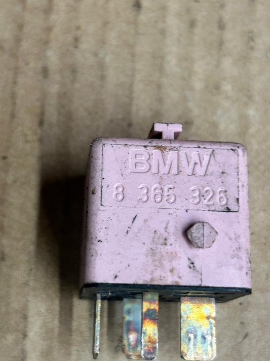 Genuine BMW 7 Series E38 Relay Make Contact Pink | 0332019168 8365326