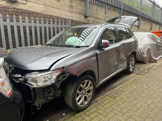 2014 Mitsubishi Outlander GX 4h PHEV Auto Engine | FOR PARTS