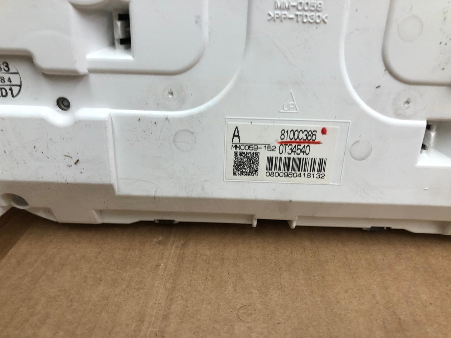 2014 Mitsubishi Outlander GX 4h PHEV Speedometer Instrument Cluster | 8100C386