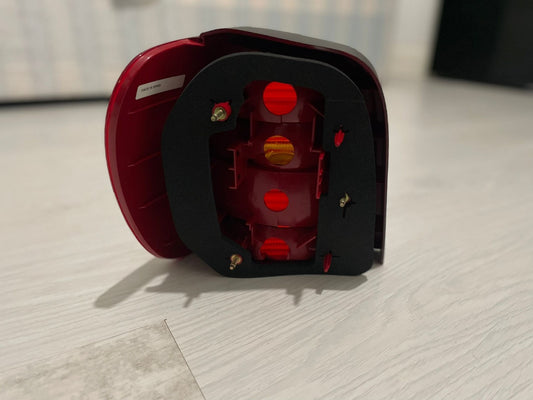 VW Polo 6N2 Right Tail Light | 964080 964078