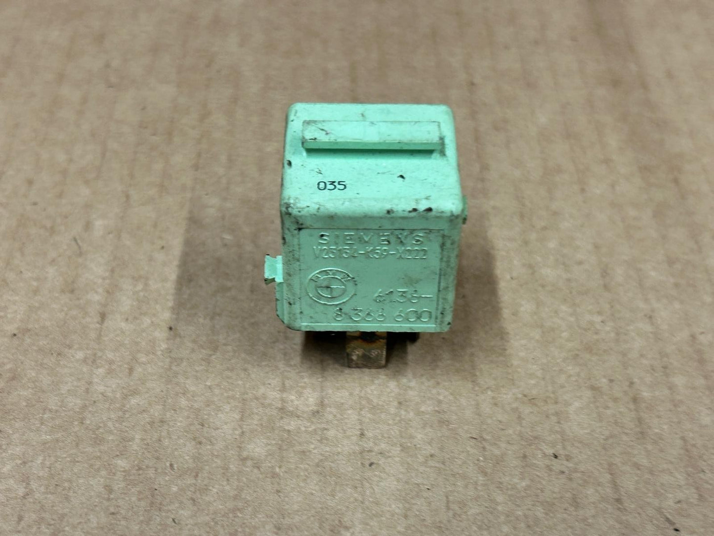 Genuine BMW 7 Series E38 Make Contact Relay Green | 61368366600