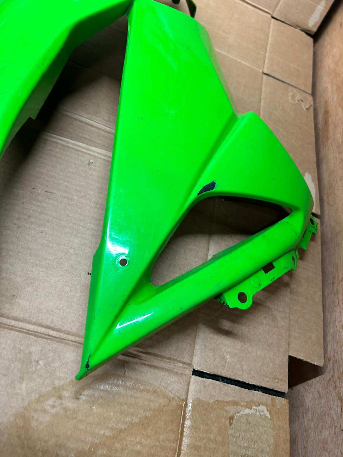 2009 - 2012 Kawasaki Ninja ZX6R Fairing Panel